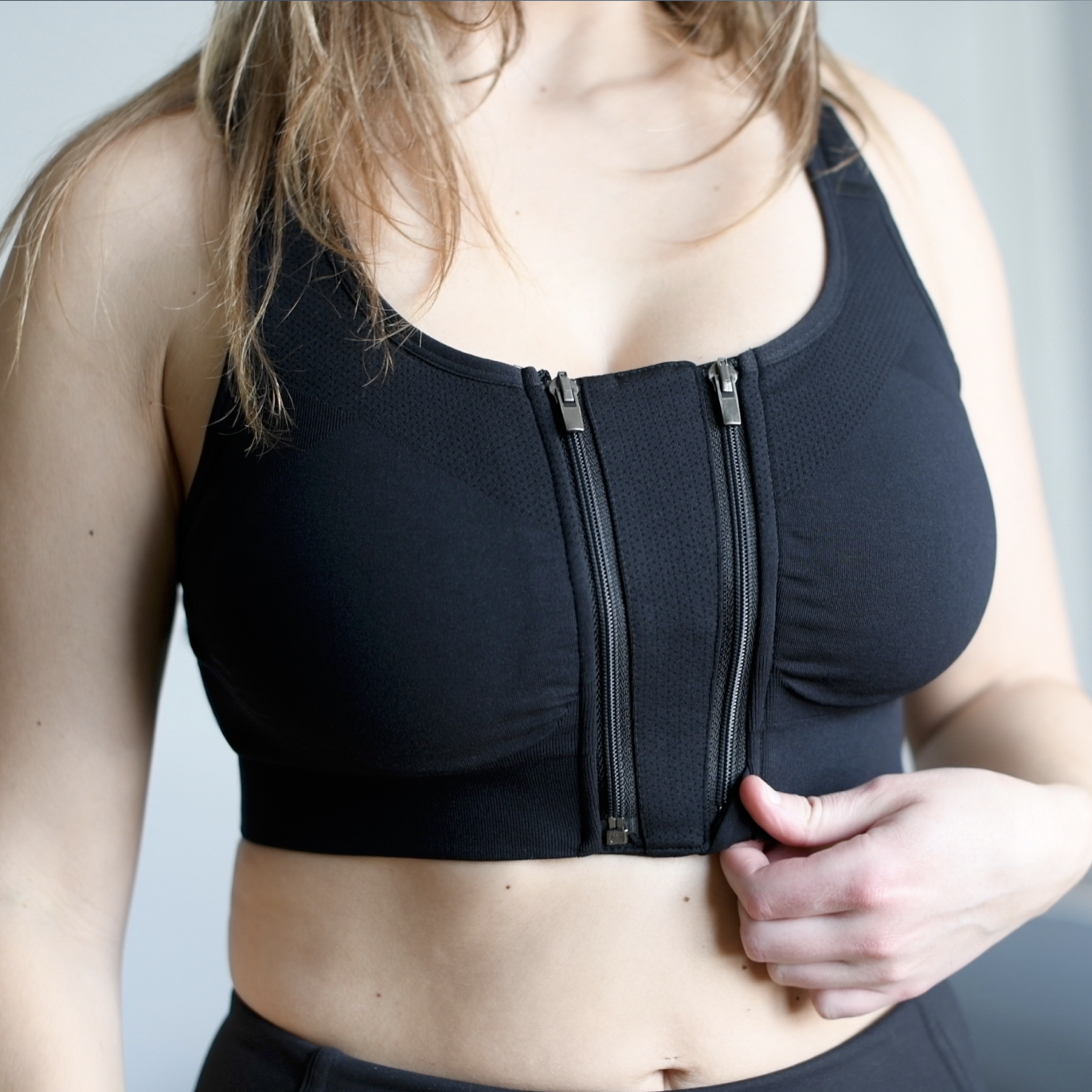 Easy On/Off and Flexible Fit
